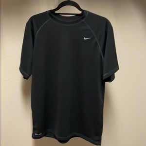 Men's drifit Nike shirt size large